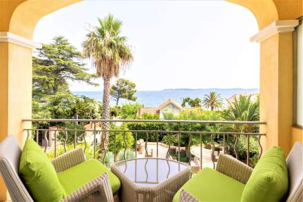 Hôtel Sainte-Maxime, Best Western Premier Montfleuri, terrasse extérieur